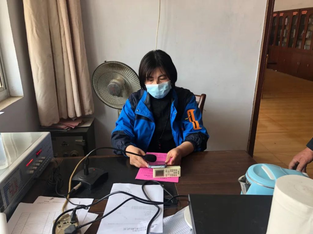 “网格员标兵”—闫家花园村王玉秀