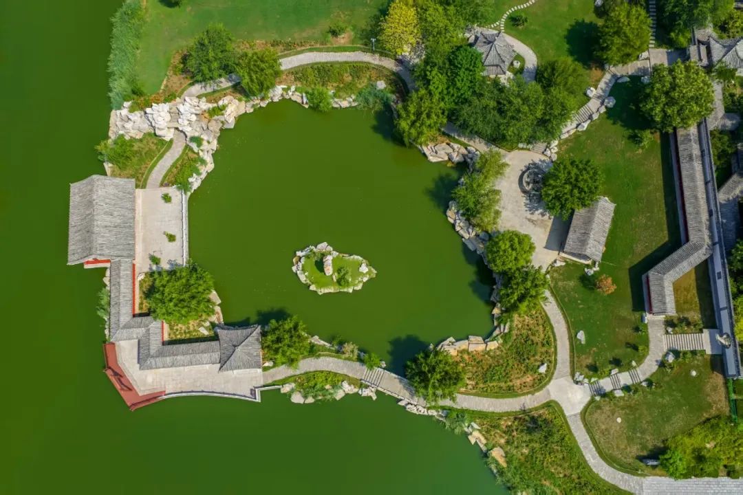 古城若展丹青卷,镜头自有蝶寻香 古城若展丹青卷,镜头自有蝶寻香