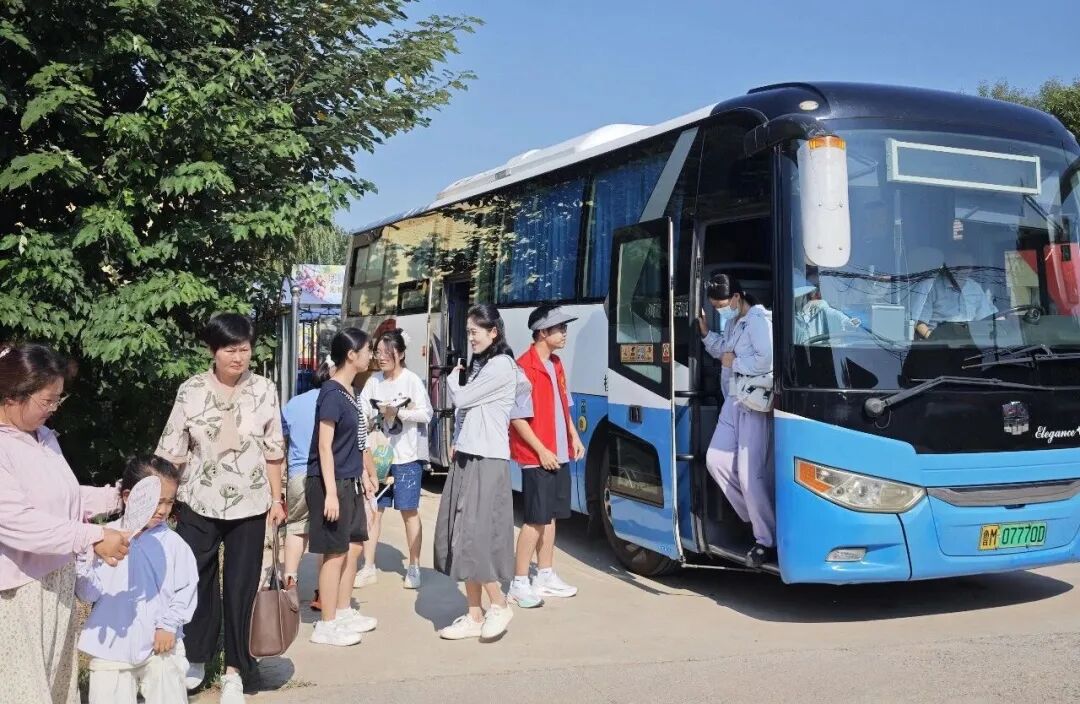 海丰街道第九届“八里绿洲采摘季”暨“滨州市民畅游无棣甜蜜专列”活动圆满启幕 海丰街道第九届“八里绿洲采摘季”暨“滨州市民畅游无棣甜蜜专列”活动圆满启幕