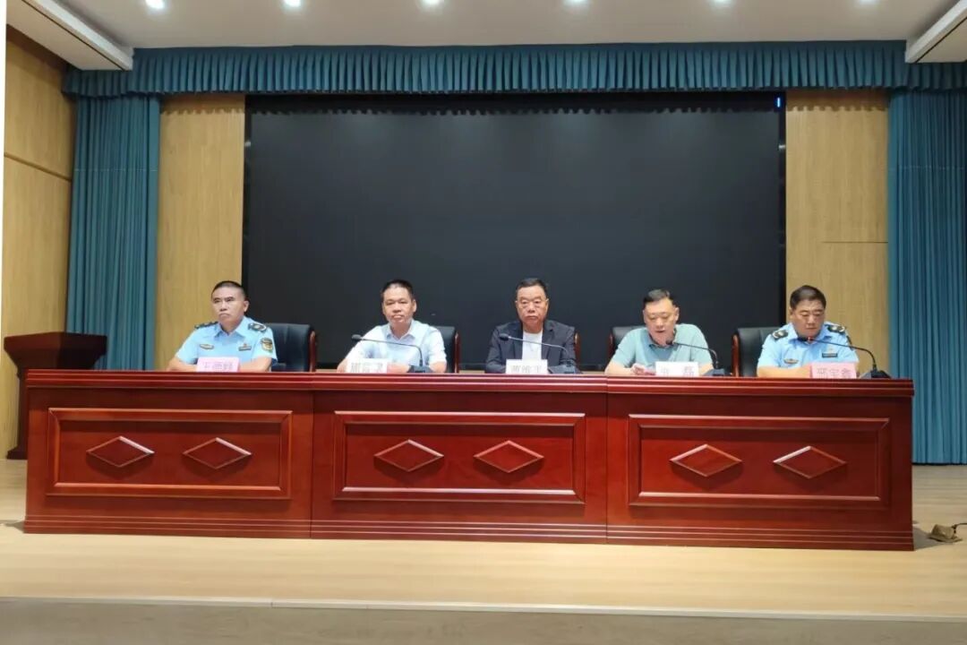 无棣县政协在东风港经济园区开展“环境保护、安全生产政策宣贯进园区”活动 无棣县政协在东风港经济园区开展“环境保护、安全生产政策宣贯进园区”活动