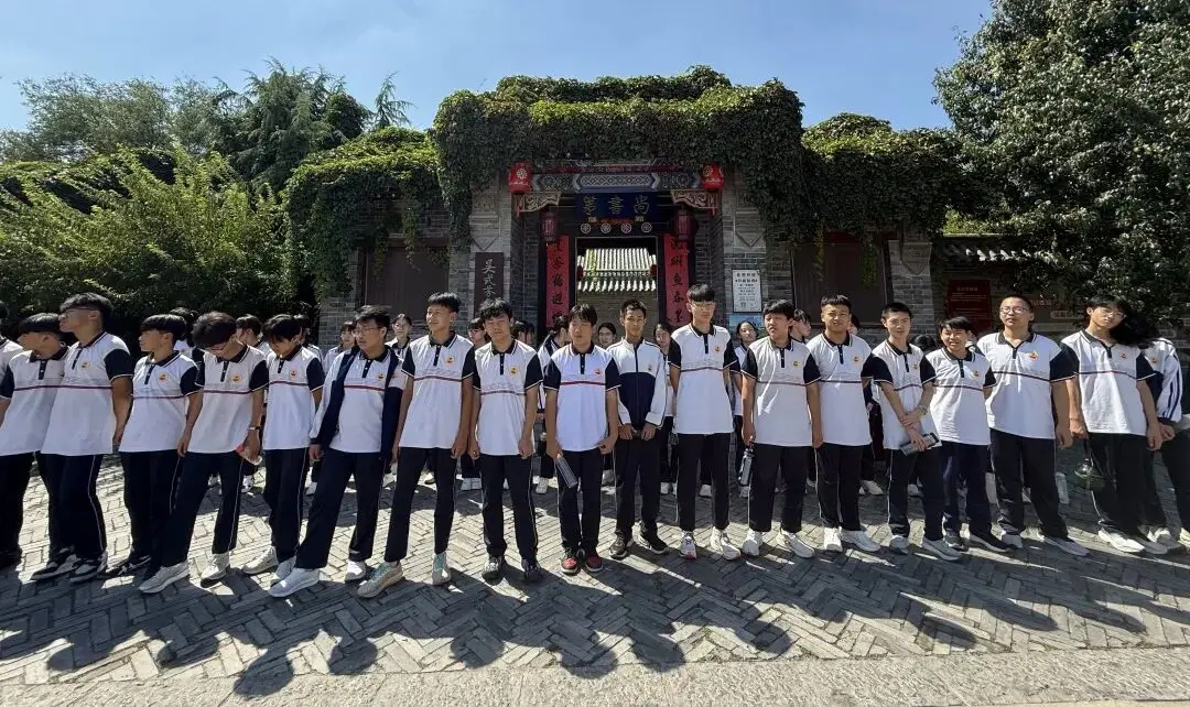 小泊头镇中学学子走进古韵悠悠的无棣古城