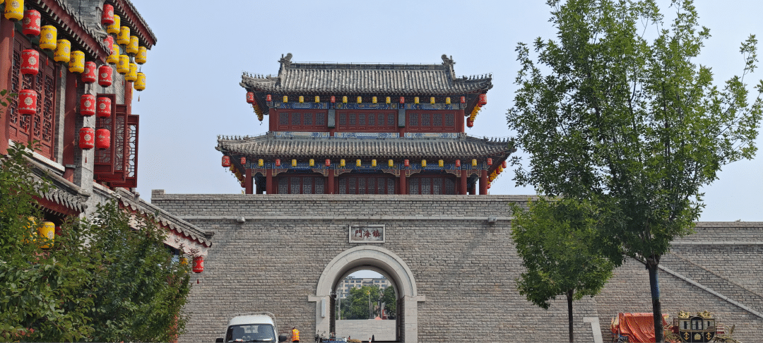 宜春门下,一座城的呼吸——山东无棣古城旅行笔记刘富发 宜春门下,一座城的呼吸——山东无棣古城旅行笔记刘富发